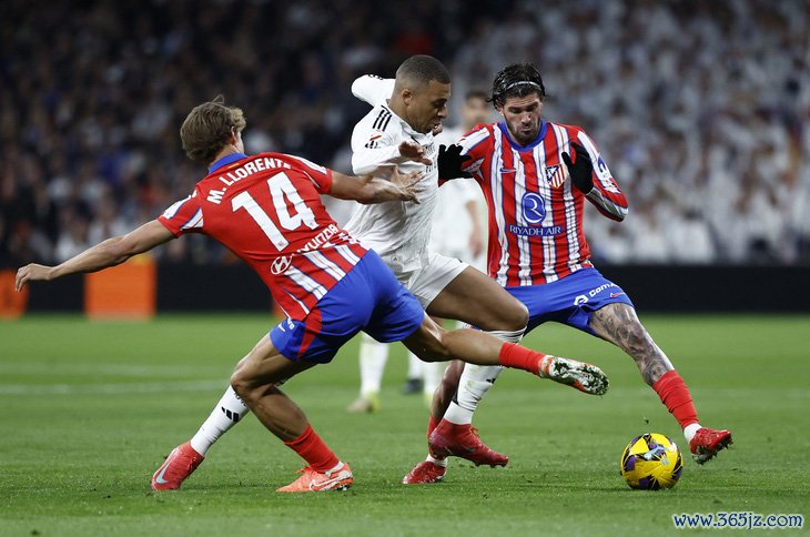 Mbappe giúp Real Madrid giữ ngôi đầu La Liga  - Ảnh 2.